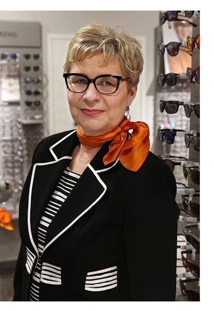Synsam Finland Oy:n hallinto- ja projektijohtaja Helena Koski-Väänänen